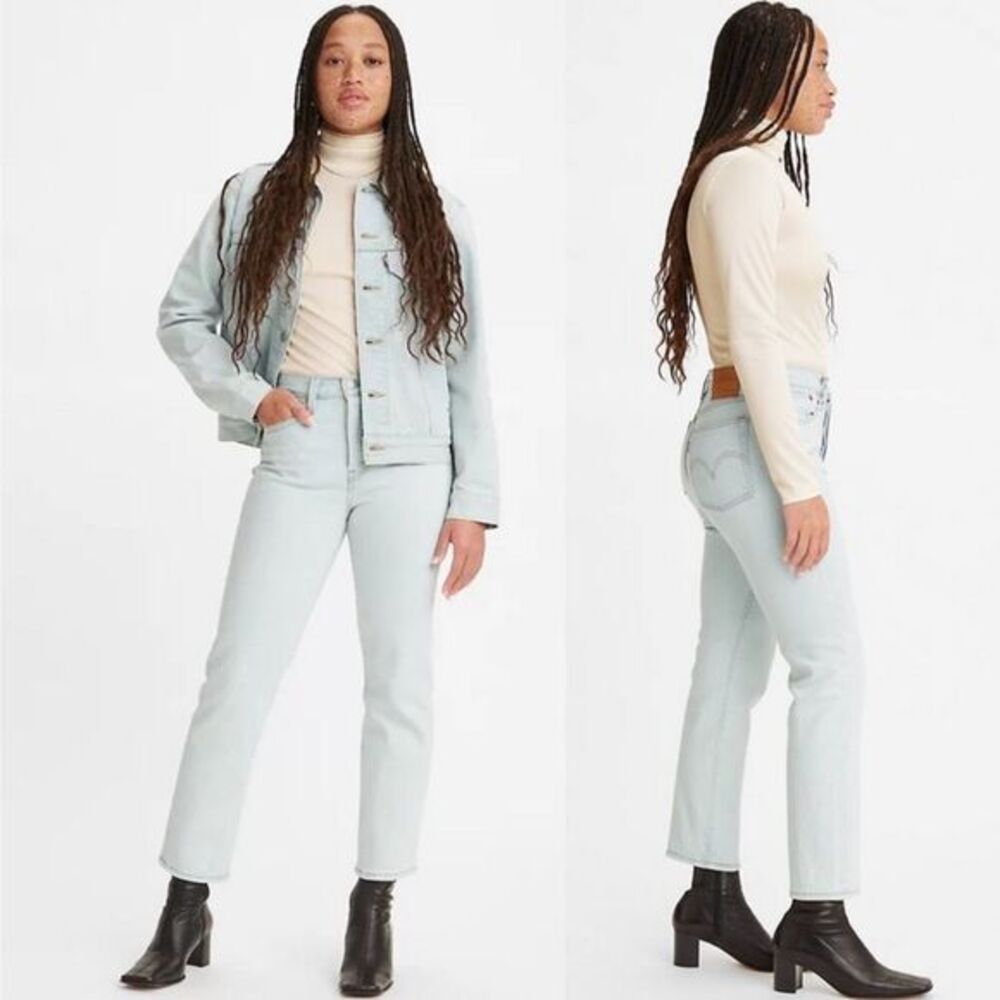 Levi’s Premium Wedgie Straight 32 Think‎ Outside Light Wash NWOT